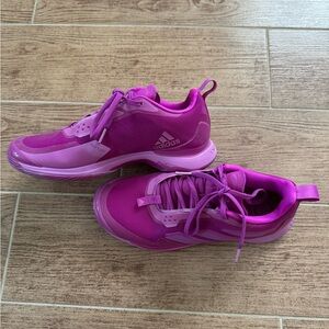 Adidas Avacourt tennis court shoes, women size 7